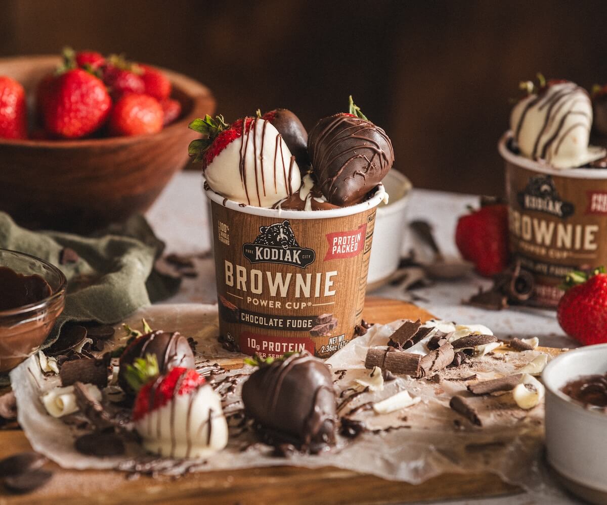 Chocolate Covered Strawberry Brownie Cup