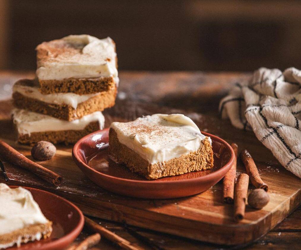 Gingerbread Cookie Bars