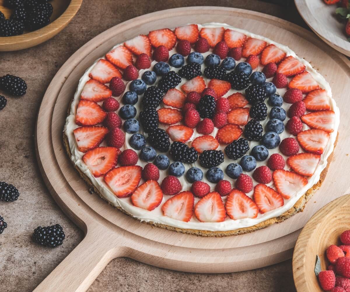 berry fruit pizza