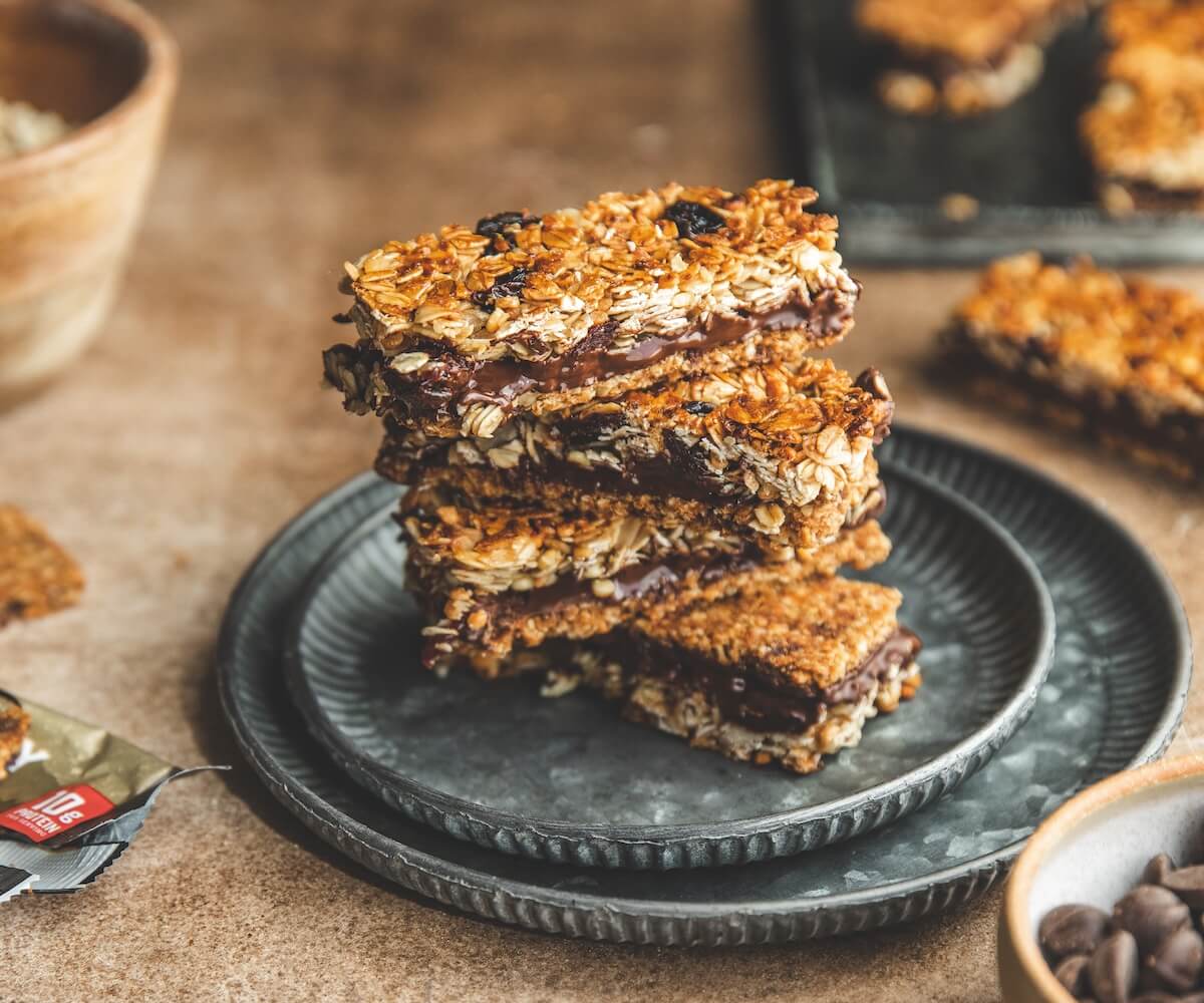 Dark Chocolate Cherry Granola Bars