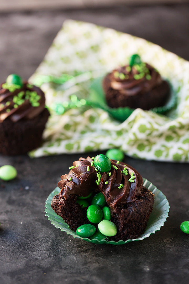 M&M'S Holiday Chocolate Cupcake Kit